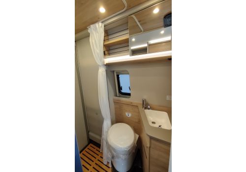 Camper Van DETHLEFFS Globetrail 590 C Modelo 2023 en Sale Occasion