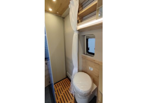 Camper Van DETHLEFFS Globetrail 590 C Modelo 2023 en Sale Occasion
