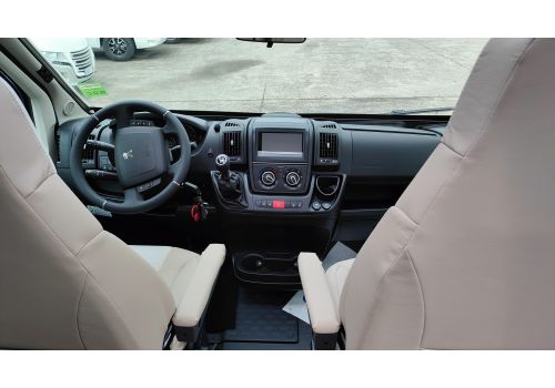 Low Profile Motorhome RAPIDO C56 Modelo 2023 en Sale Occasion
