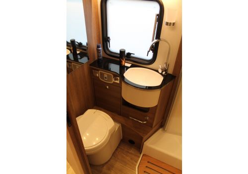 Low Profile Motorhome DETHLEFFS Esprit T 6810-2 modelo 2019 en Sale Occasion