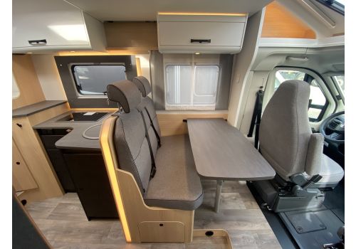 Low Profile Motorhome SUNLIGHT T67S en Catalog