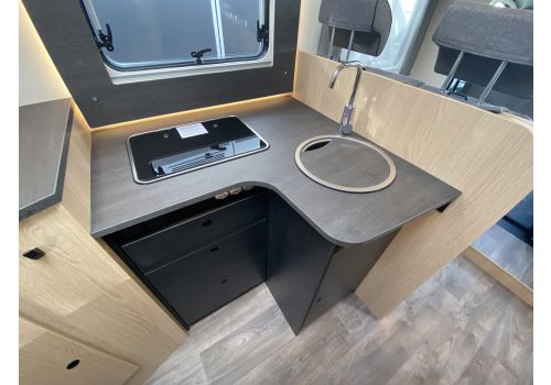 Low Profile Motorhome SUNLIGHT T67S en Catalog