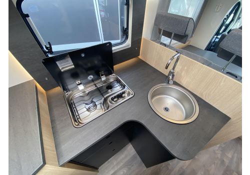 Low Profile Motorhome SUNLIGHT T67S en Catalog