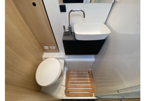 Low Profile Motorhome SUNLIGHT T67S en Catalog
