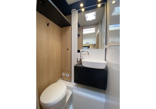 Low Profile Motorhome SUNLIGHT T67S en Catalog