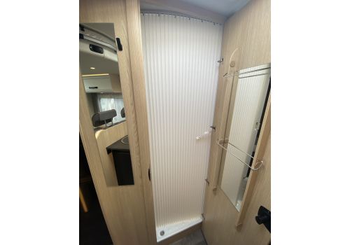 Low Profile Motorhome SUNLIGHT T67S en Catalog
