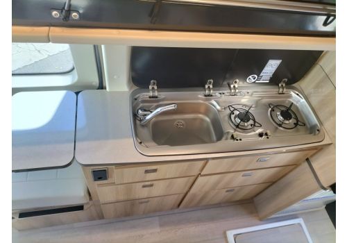 Camper Van DREAMER Cap Land en Sale Occasion