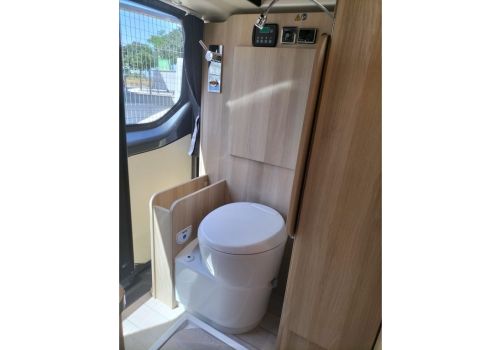 Camper Van DREAMER Cap Land en Sale Occasion