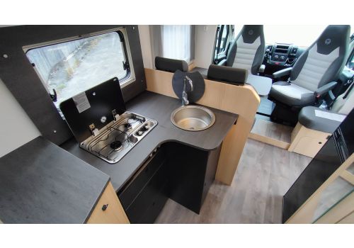Low Profile Motorhome SUNLIGHT T67S Adventure Edition en Sale Occasion