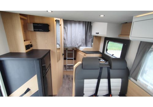 Low Profile Motorhome SUNLIGHT T67S Adventure Edition en Sale Occasion