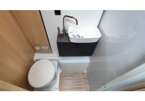 Low Profile Motorhome SUNLIGHT T67S Adventure Edition en Sale Occasion