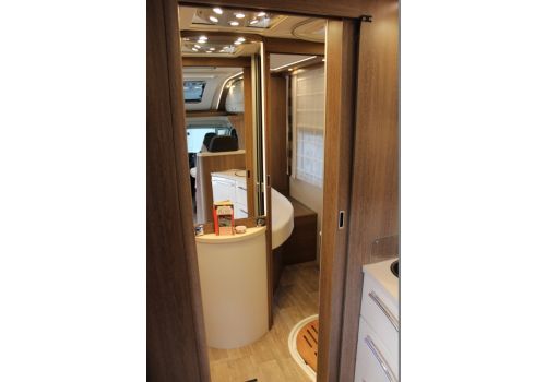 Low Profile Motorhome DETHLEFFS Esprit T 7150-2 DBT modelo 2019 en Sale Occasion