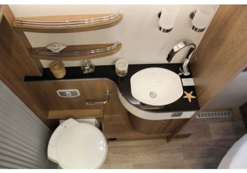 Low Profile Motorhome DETHLEFFS Esprit T 7150-2 DBT modelo 2019 en Sale Occasion