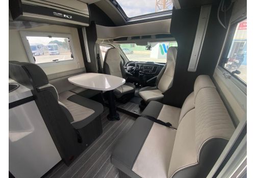 Low Profile Motorhome ROLLER TEAM Kronos 295 TL en Sale Occasion