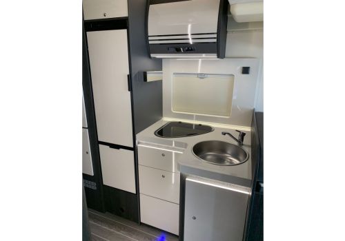 Low Profile Motorhome ROLLER TEAM Kronos 295 TL en Sale Occasion
