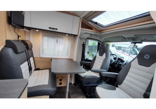 Low Profile Motorhome SUNLIGHT V66 en Sale Occasion