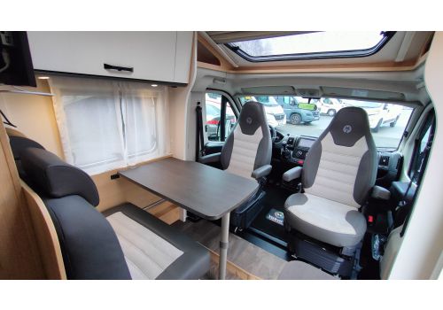 Low Profile Motorhome SUNLIGHT V66 en Sale Occasion
