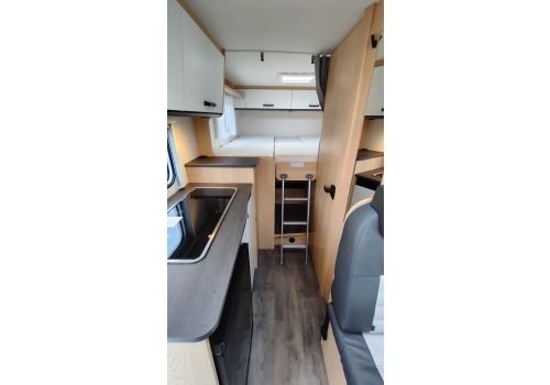 Low Profile Motorhome SUNLIGHT V66 en Sale Occasion