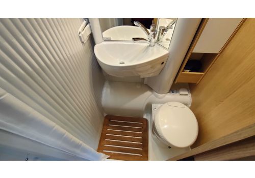 Low Profile Motorhome SUNLIGHT V66 en Sale Occasion