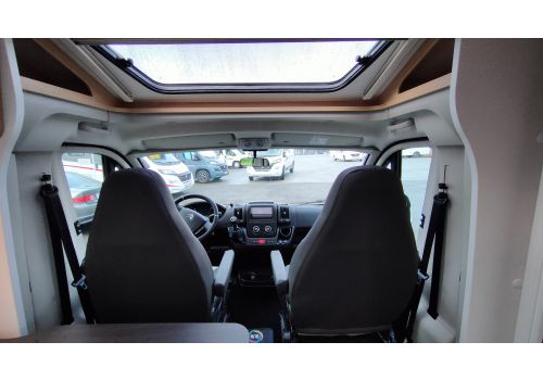 Low Profile Motorhome SUNLIGHT V66 en Sale Occasion