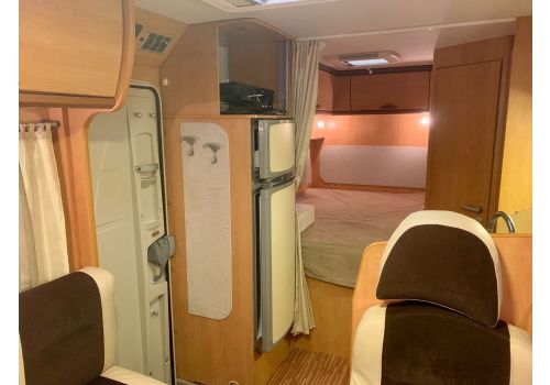 Low Profile Motorhome PILOTE P 670 en Sale Occasion