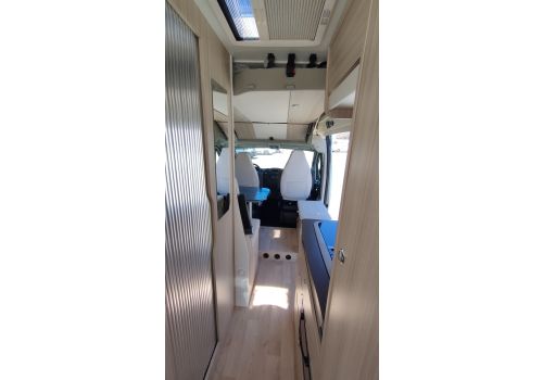 Camper Van DREAMER Camper Five en Sale Occasion