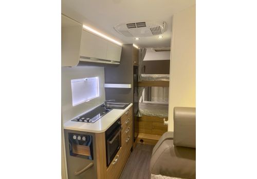 Capuchina Motorhome ADRIA Coral XL A 670 DK en Sale Occasion