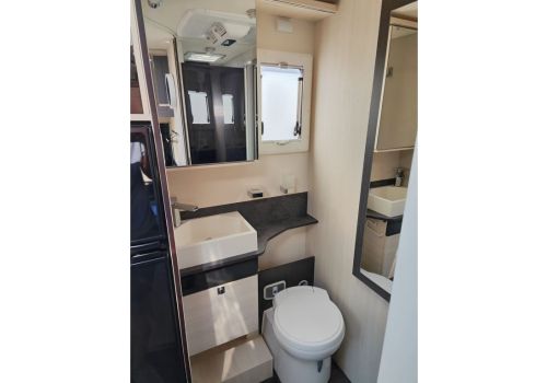 Low Profile Motorhome CHALLENGER 180 Premium en Sale Occasion