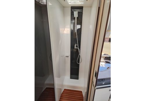 Low Profile Motorhome CHALLENGER 180 Premium en Sale Occasion