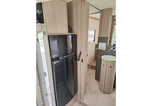 Low Profile Motorhome CHALLENGER Genesis 388 EB en Sale Occasion