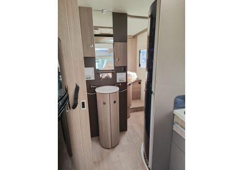 Low Profile Motorhome CHALLENGER Genesis 388 EB en Sale Occasion