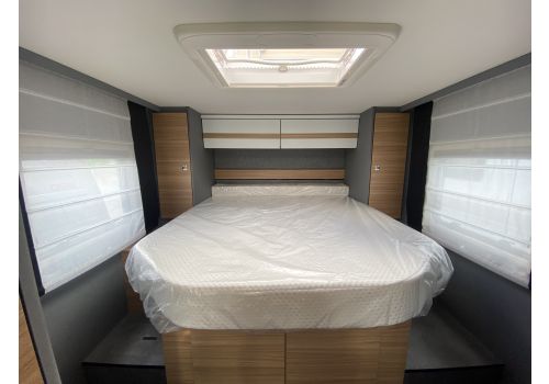 Low Profile Motorhome DETHLEFFS Just T7052 DBM en Rent