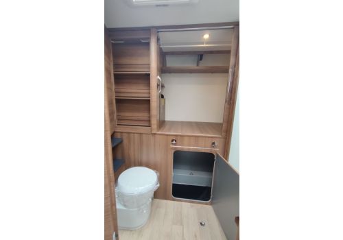 Low Profile Motorhome RAPIDO 606F Modelo 2024 en Sale Occasion