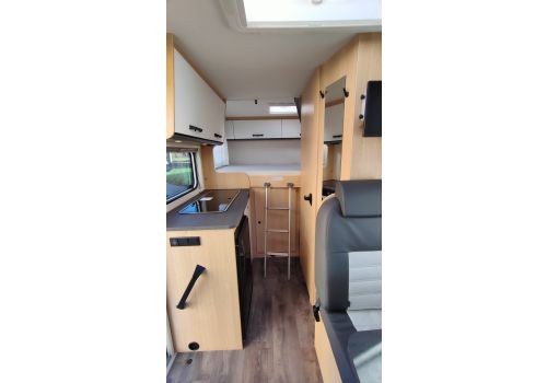 Low Profile Motorhome SUNLIGHT Sunlight V60 en Sale Occasion