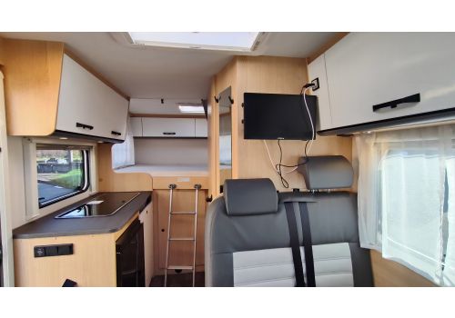 Low Profile Motorhome SUNLIGHT Sunlight V60 en Sale Occasion