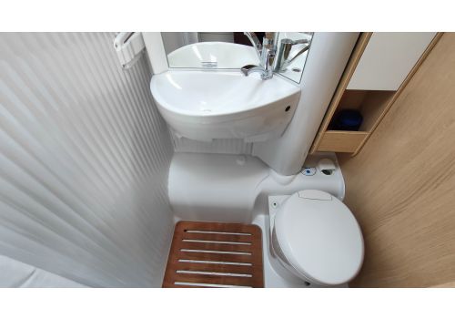Low Profile Motorhome SUNLIGHT Sunlight V60 en Sale Occasion