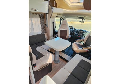 Low Profile Motorhome BENIMAR Mileo 263 en Sale Occasion
