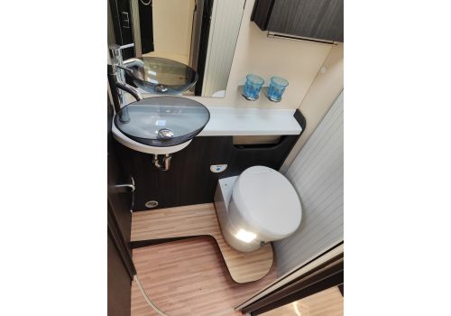 Low Profile Motorhome BENIMAR Mileo 263 en Sale Occasion