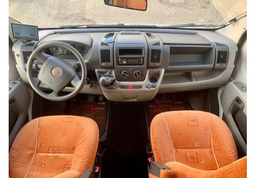 Low Profile Motorhome BURSTNER Solano T 725 en Sale Occasion