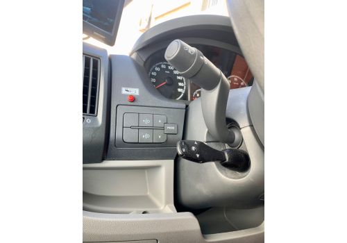 Low Profile Motorhome BURSTNER Solano T 725 en Sale Occasion