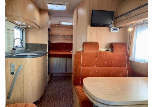 Low Profile Motorhome BURSTNER Solano T 725 en Sale Occasion