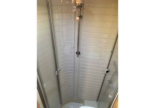 Low Profile Motorhome BURSTNER Solano T 725 en Sale Occasion
