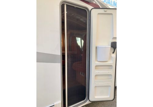 Low Profile Motorhome BURSTNER Solano T 725 en Sale Occasion