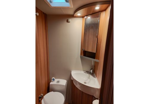 Low Profile Motorhome WEINSBERG R58 en Sale Occasion