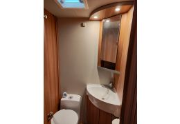 Low Profile Motorhome WEINSBERG R58 in Sale Occasion