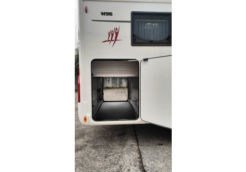 Integral Motorhome RAPIDO M96 en Sale Occasion