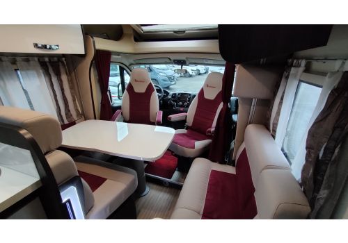 Low Profile Motorhome BENIMAR MILEO 242 en Sale Occasion