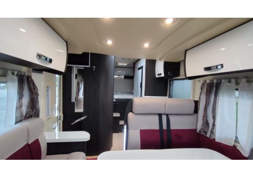 Low Profile Motorhome BENIMAR MILEO 242 en Sale Occasion