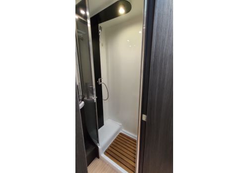 Low Profile Motorhome BENIMAR MILEO 242 en Sale Occasion