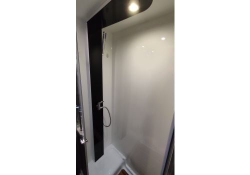 Low Profile Motorhome BENIMAR MILEO 242 en Sale Occasion